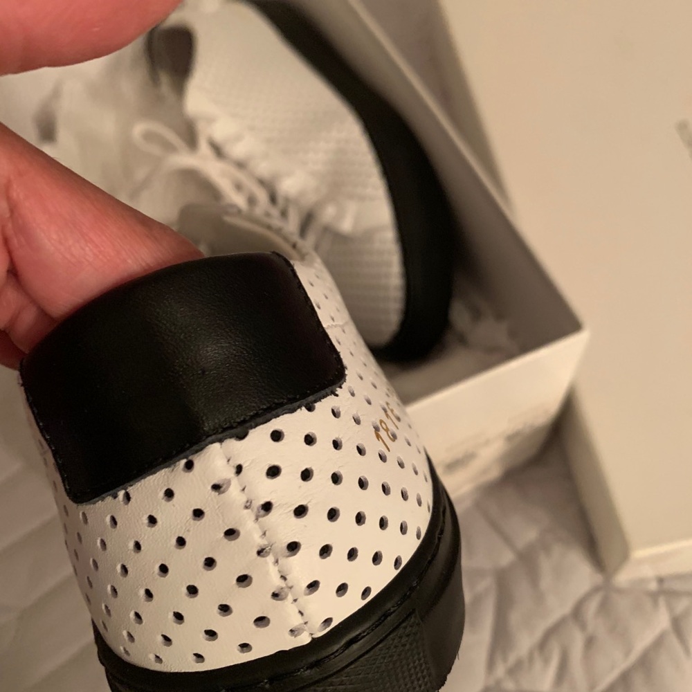 Common Projects - Picture 3 of 5